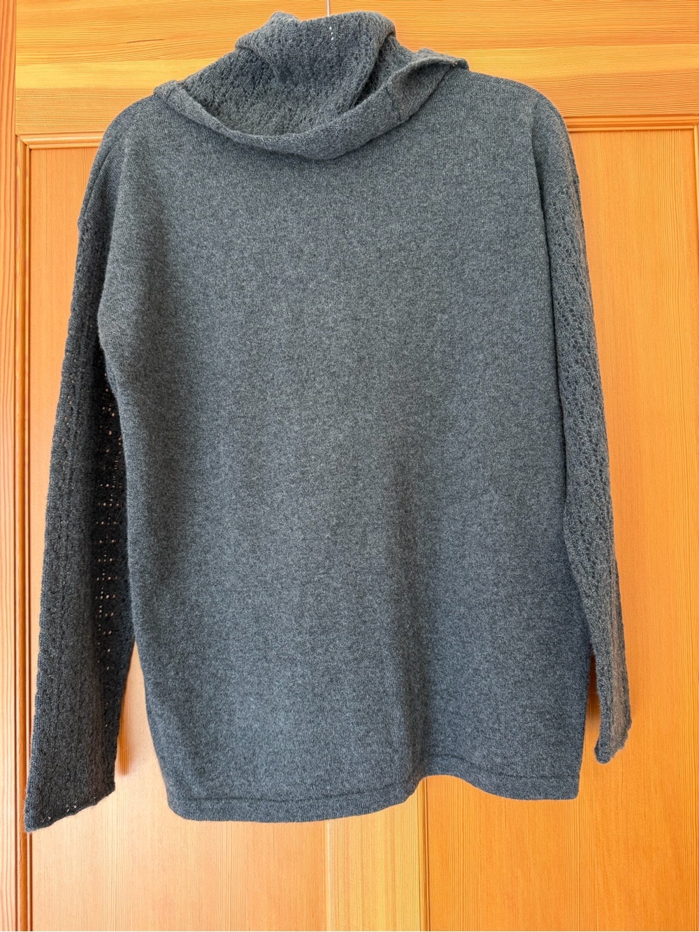 Garnet Hill Dark Charcoal Cowl Neck Cashmere Sweater size Medium - Picture 5 of 5